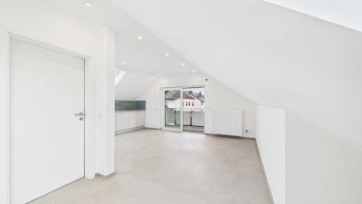 Erstbezug nach Sanierung - moderne 2-Zimmer-Dachgeschosswohnung mit Balkon zu vermieten