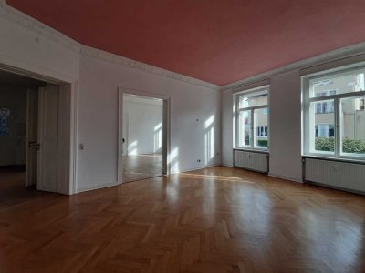 Bezugsfreie Altbau-Hochparterre mit eigenem Garten! Provisionsfrei direkt vom Eigentümer!