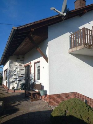 Schöne 3-Zimmer-Wohnung mit gehobener Innenausstattung mit Balkon und EBK in Beuren