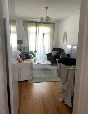 Helle, möblierte 2-Zimmer-Wohnung mit Balkon in Eimsbüttel