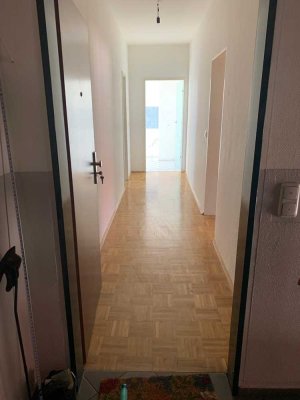 Freundliche 2-Zimmer-Wohnung mit Balkon in Schwerin