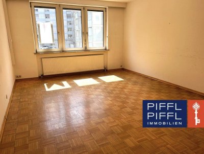 90 m2 Wohnung mit Loggia und Parkplatz!