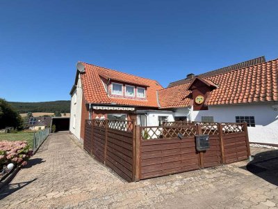 Feldrandlage am Deister: Einfamilienhaus mit Einliegerwohnung und tollem Grundstück!