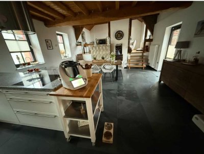 Traumhafte 4 Zimmer Wohnung in wunderschönem Vierkanthof
