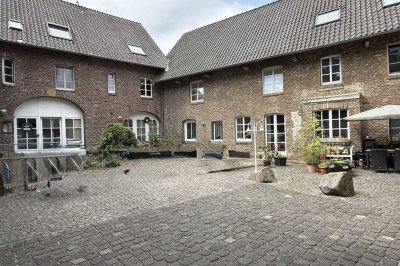 Krukhof - Charmante Maisonettewohnung mit Terrasse im Innenhof