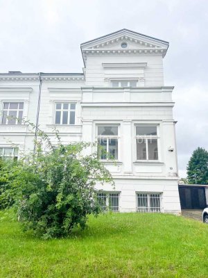 Großzügige 4 Raum Wohnung mit 2 Badezimmer