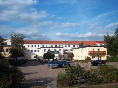 NEU:  2-Raum-WE + Balkon in gepflegter Wohnanlage mitten in Genthin-Mietfrei für Renovierung!