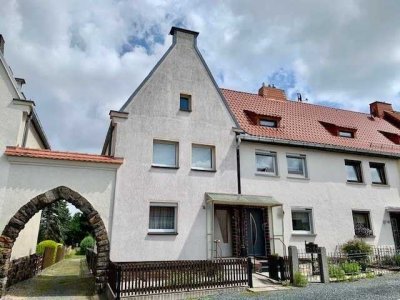 Einfamilien-/Reihenhaus mit Garten !