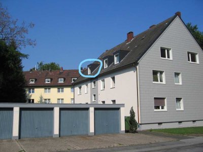 Gepflegte Dachgeschosswohnung mit zweieinhalb Zimmern in Gelsenkirchen-Hüllen