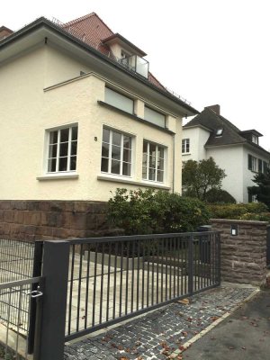 Geräumige 7-Raum-Villa mit luxuriöser Innenausstattung und EBK in Kassel Bad Wilhelmshöhe