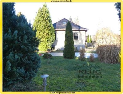 Bergfelde! Voll unterkellertes Einfamilienhaus Massivbau 1938 mit 2 Garagen, Nebengelass u. Pool