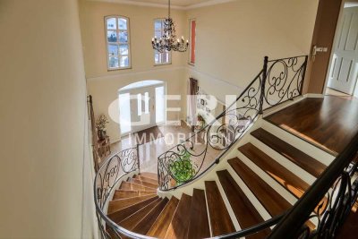 Imposante Villa mit hochwertiger Ausstattung und Einliegerwohnung