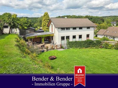 Stilvolles Einfamilienhaus mit Galerie und traumhaftem, weitläufigem Grundstück am Ortsrand gelegen!