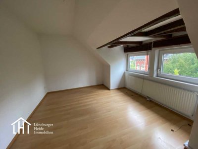 Charmante Dachgeschosswohnung mit Altbauflair – Ideal als Wohn- oder Gewerbeeinheit in zent. Lage