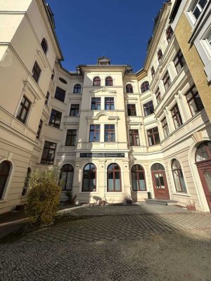 Einzigartige 6-Zimmer-Wohnung mit großer Küche, Bad mit Badewanne und Gäste-WC