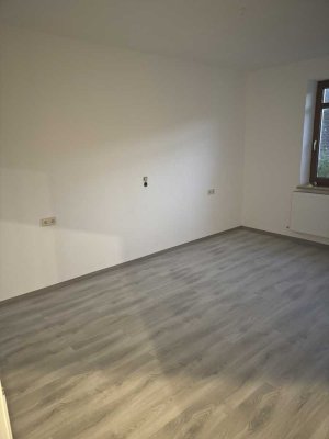 Moderne 4-Zimmer-Wohnung mit Balkon in Grossholzleute