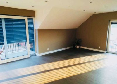 Exklusive, neuwertige 4-Zimmer-Wohnung mit Einbauküche & Stellplatz