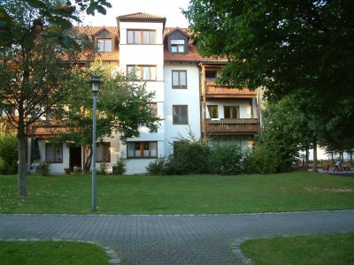 Helle, geräumige 3 Zimmer Wohnung mit Terrasse