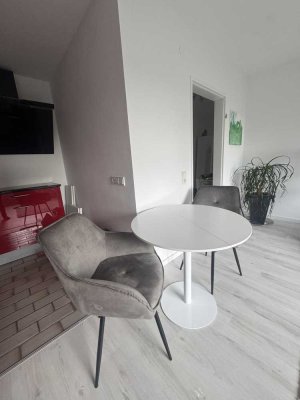 Erstbezug nach Sanierung. Helle, vollausgestattete 2 - Wohnung mit neuer Küche