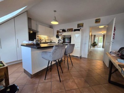 "5 ***** City-Oase  " 2 1/2 Zimmer (22 qm große Küche)- eine nette Maisonette"