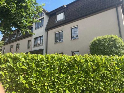 PRIVAT Gemütliche, 2-Zimmer-Wohnung mit EBK in bester Lage von Neustadt a. d. W.  zum Verkaufen