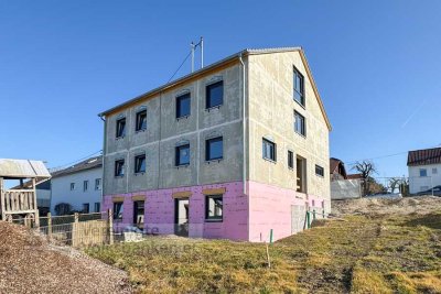 **EINZIEHEN UND WOHLFÜHLEN HOCHWERTIGE NEUBAU DHH IN OHMENHAUSEN**