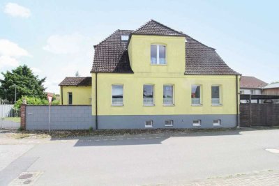Ideal für Handwerker: Zentrumsnahes EFH mit viel Platz und Sanierungsbedarf