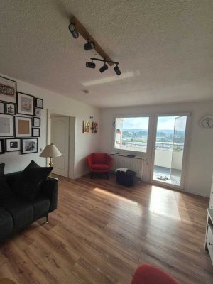 Modernisierte 4-Zimmer-Wohnung (87 m²) mit Balkon, Tiefgarage und Stadtblick – provisionfrei