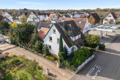 2-Familienhaus mit Baugrundstück & Gartenidylle – Viel Platz für Ihre Ideen!