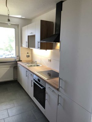 Erstbezug einer 5 Zimmer Wohnung nach Sanierung mit Balkon, EBK und separatem WC in Bovenden