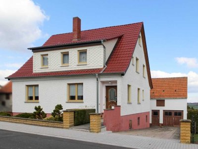 Gepflegtes Ein- bis Zweifamilienhaus mit Nebengebäude und großem Garten in Vacha - Völkershausen