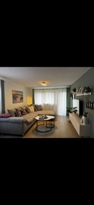 Top renovierte 2-Zi.-Wohnung mit Balkon, neuer Einbauküche & Aufzug in Ohmenhausen RT