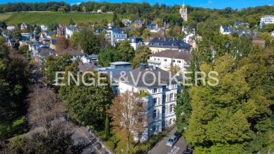 Stilvolle Altbauwohnung in der "Belle Etage" im Herzen des Nerotals – Wohnen mit Blick in den Park