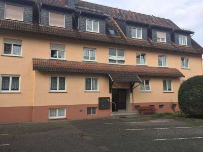 Toll geschnittene Maisonettewohnung mit Einbauküche und Balkon
