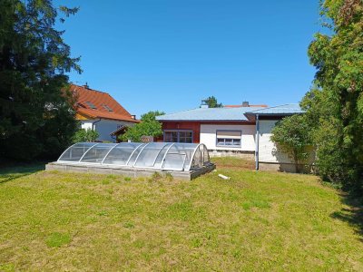 Reserviert! E B R E I C H S D O R F Sanierungsbedürftiger 5 Zimmer Bungalow in ruhiger Siedlungslage