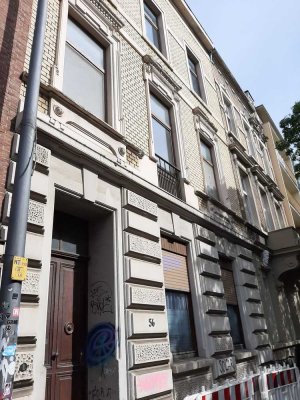 Erstbezug nach Sanierung: Geschmackvolle 1-Zimmer-DG-Wohnung in Aachen