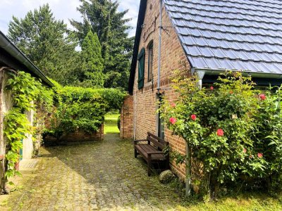 Historisches Landhaus in neuem Glanz. Viel Platz und  Komfort in der Mecklenburgischen Seenplatte.