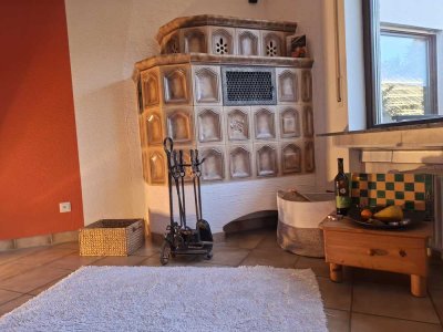 Doppelhaushälfte mit neuer Küche, Kamin, Terrasse und großem Garten sowie Garage und Werkstatt