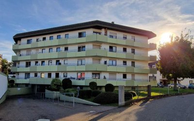 Sonnige Dachgeschosswohnung, ohne Aufzug für sportliche Mieter, komplett renoviert, inkl. Einbauküch