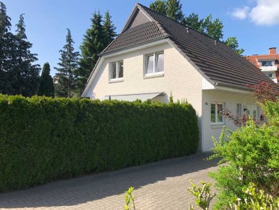 Lichtdurchflutete 3-Zimmer-Wohnung mit Balkon und Gartenblick im ZFH