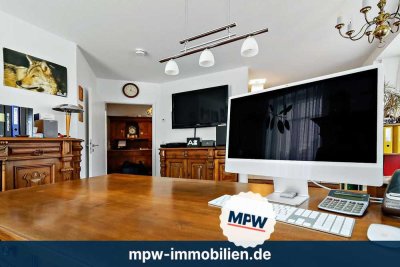 Top-Lage - Stilvolle Wohnung mit Erker und halboffener Küche