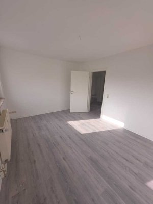 Modernisierte 3-Zimmerwohnung, KDB - Im Erdgeschoss mit eigenem Gartenanteil