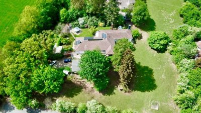 SUPER Bungalow * Schwimmhalle * Wärmepumpe * 3-fach Verglasung * isolierter Fassade * uvm..