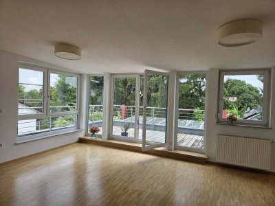Schöne 2,5 Zi DG-Wohnung mit Dachterrasse in Heilbronn- Ost im 3-Fam.-Wohnhaus