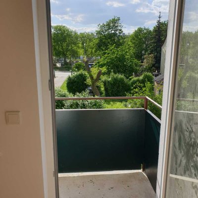 Erstbezug nach Sanierung 3 Zi Whg im ruhigen Grünen