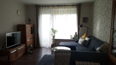 Stilvoll möbilierte, modernisierte 3-Zimmer-Wohnung mit Balkon und EBK in Frankfurt am Main