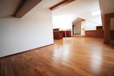 2-Zimmer Dachgeschosswohnung mit Balkon in Hallwang