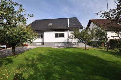 ***Modernisiertes Zwei- bis Dreifamilienhaus in bevorzugter Lage***