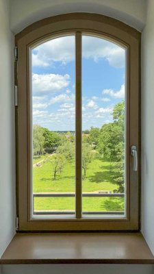 Wohnen im Schloss - schöne 3,5-Zimmer-Wohnung in Stahnsdorf - Güterfelde!