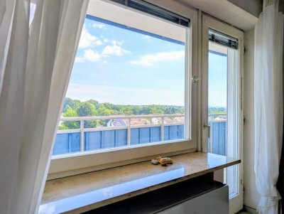 2-3 Zimmer über den Dächern von Kelkheim - TRAUMBLICKE von zwei Balkonen inklusive!